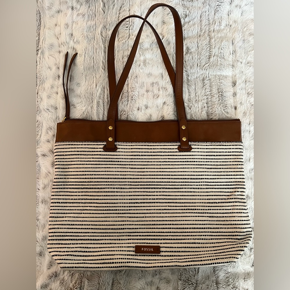 Fossil tote bag